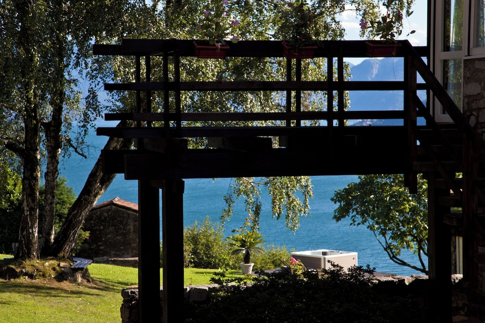 Villa Meraviglia - Private Villa with garden, pool and Breathtaking Lake Como Views