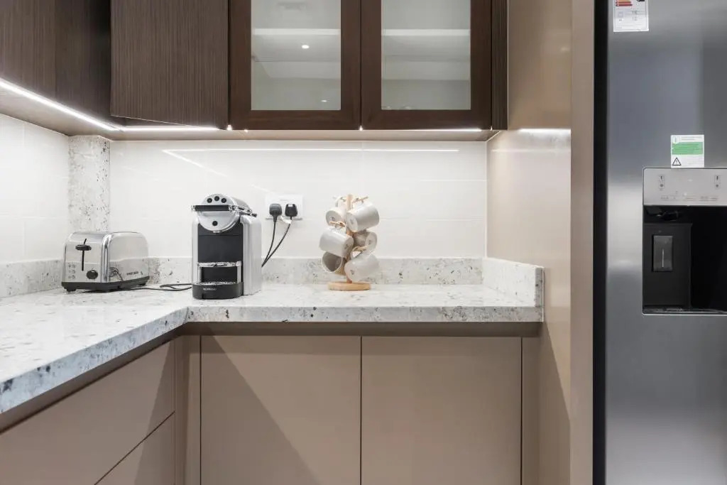 Monty - Breathtaking City Views From DT Apt with Terrace