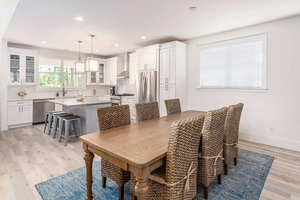 4323 13th Street by Hodnett Cooper