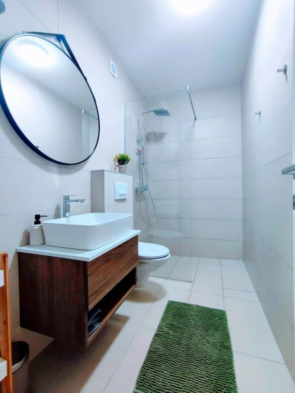 Brand new 3-bed Apartment