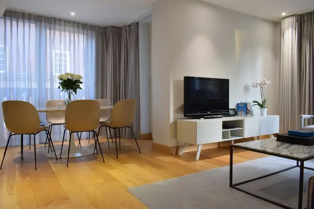 3 Bedroom Flat in Westminster