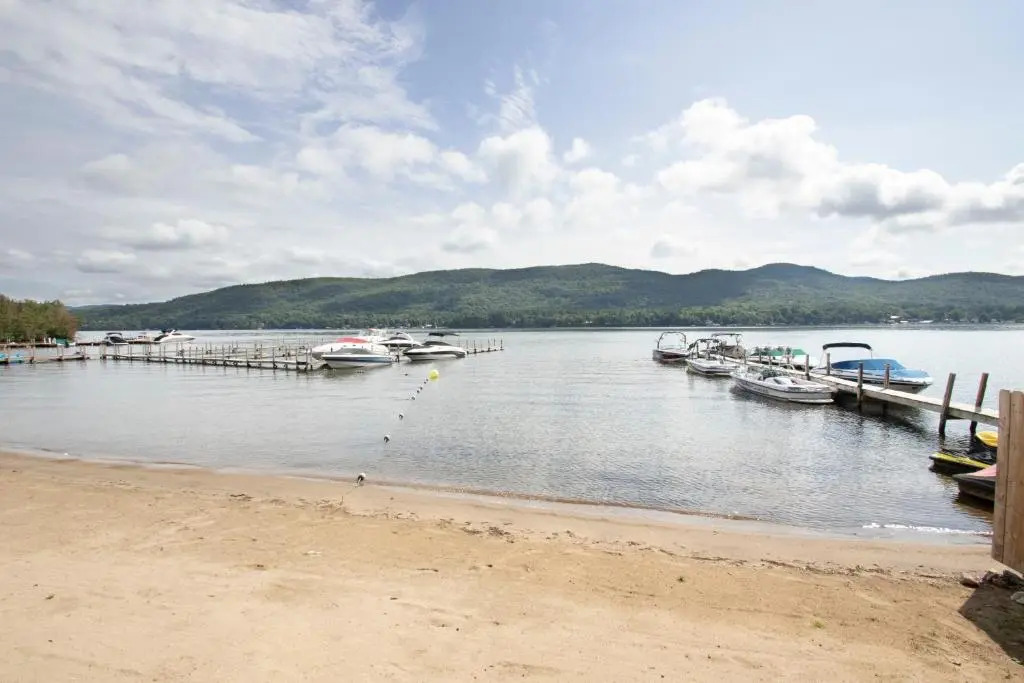 Scottys Lakeside Resort