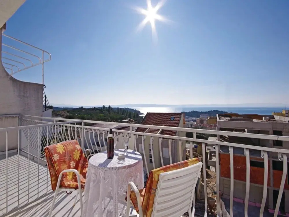 Cozy 1 Bedroom Apartment in Makarska