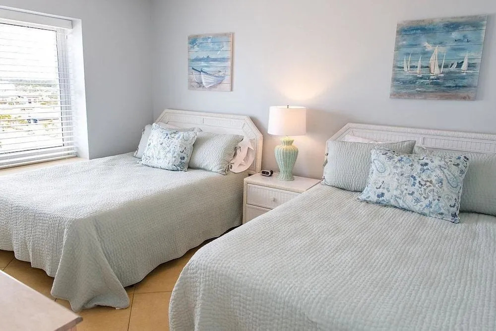 Summerchase 1008 - 3 Br condo by RedAwning