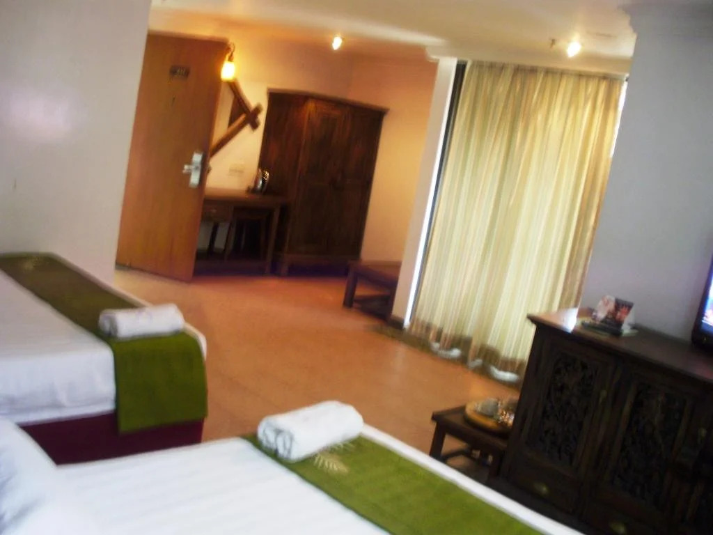 Eagle Bay Hotel