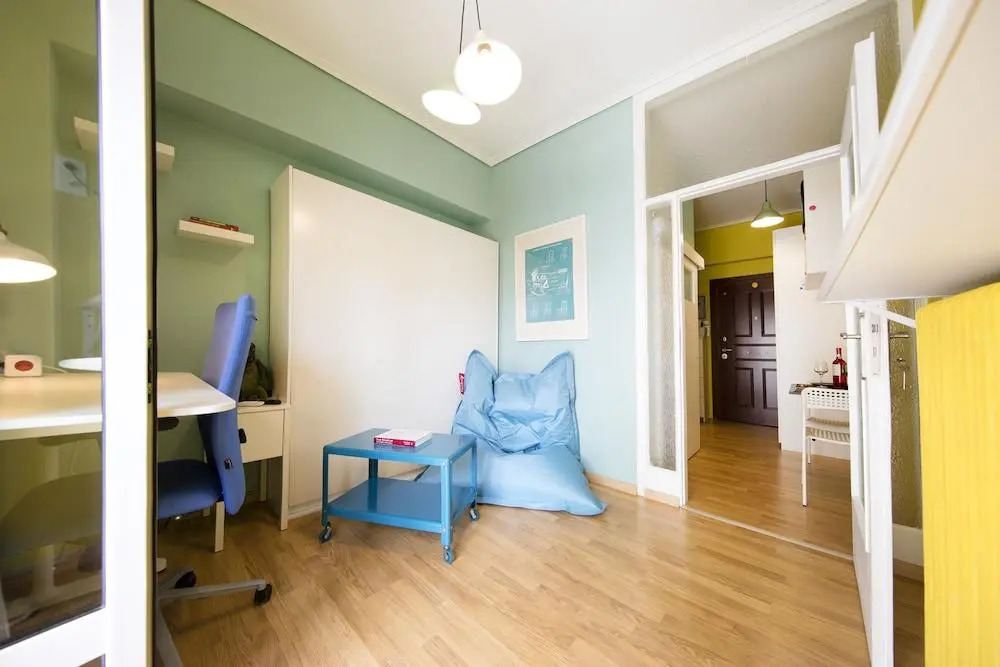 Startupper's Pad in real Athenian n.hood by VillaRentalsgr