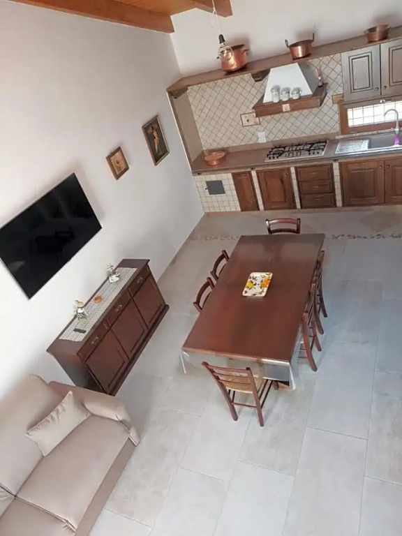 La Casa Sull'aia,AV