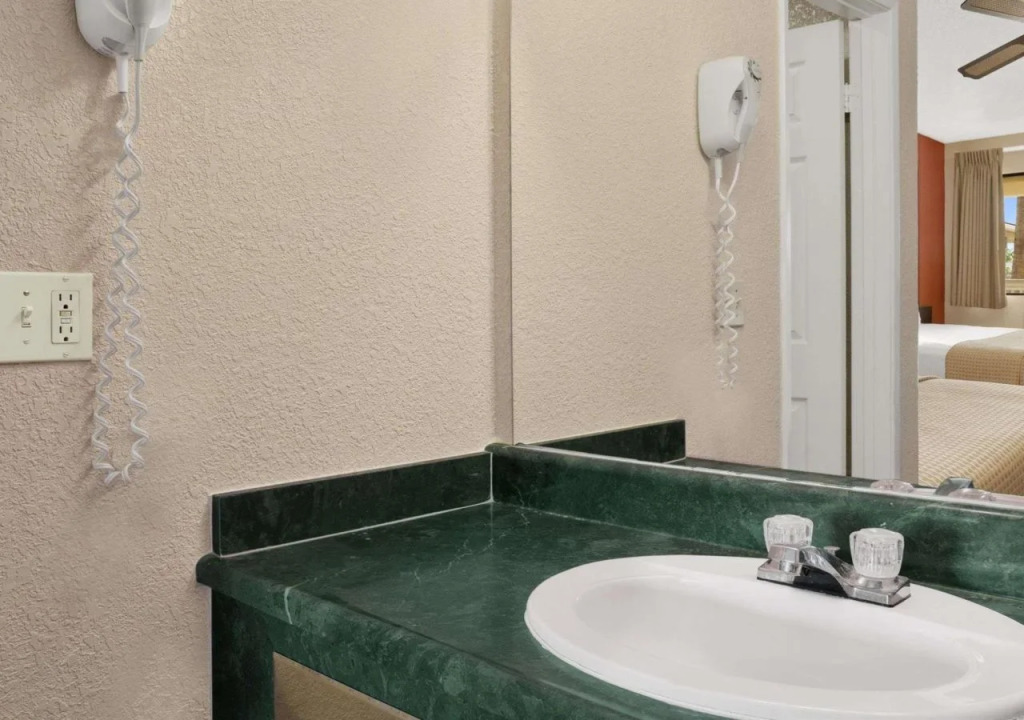 Super 8 by Wyndham El Centro