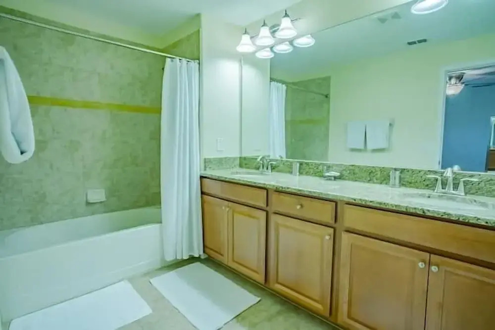 4871 CT - Storey Lake - 5 bd 4bath Townhome Near Disney
