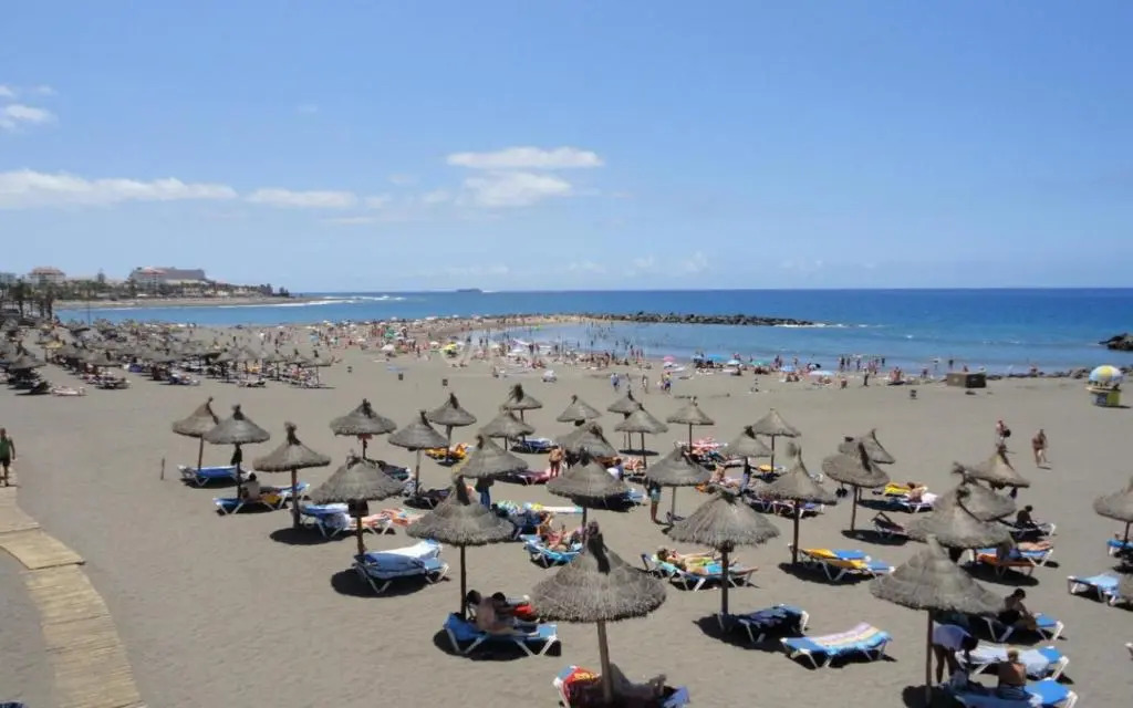 Lovely 1-bedroom apartment with a big terrace, Las Americas, Tenerife