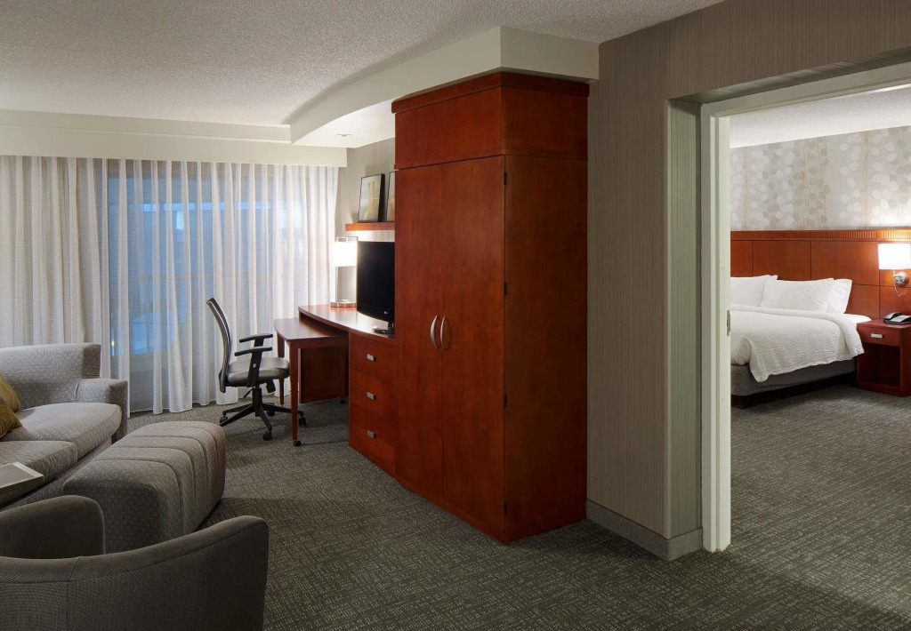 Columbus Hilliard Hotel