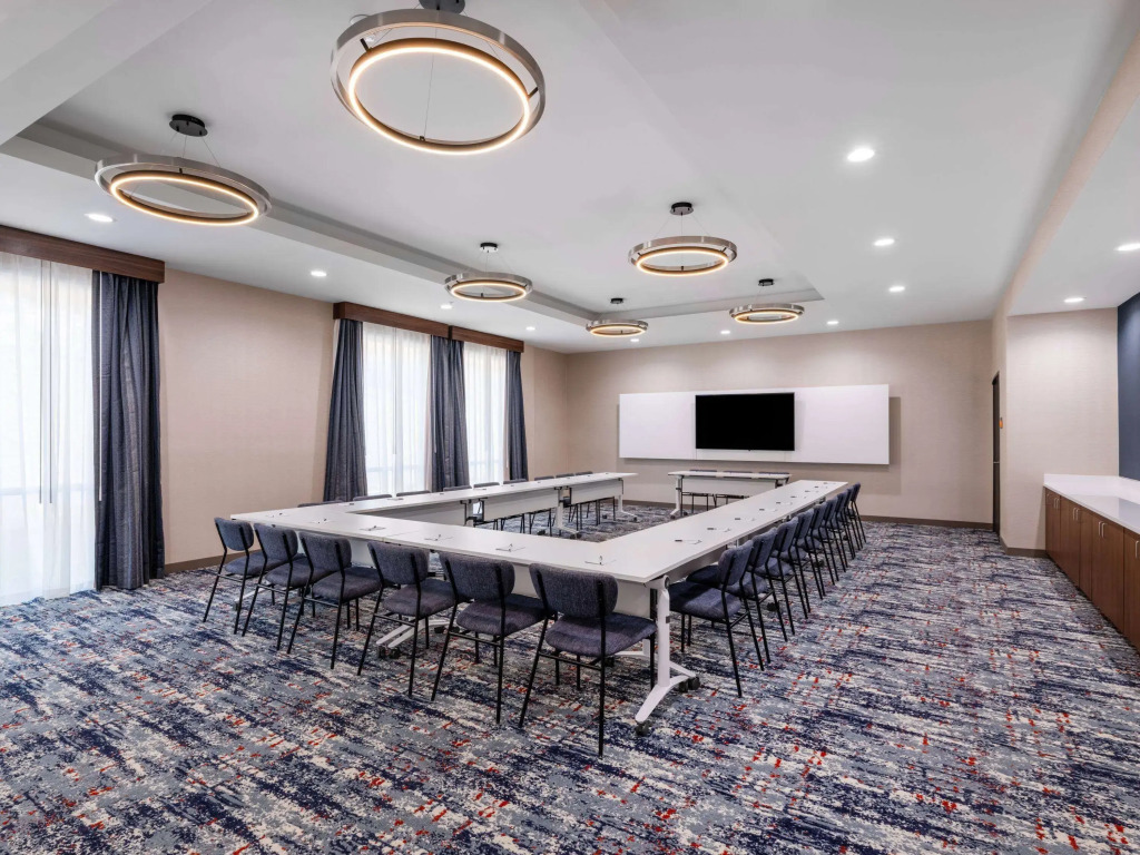 La Quinta by Wyndham Chelsea Birmingham