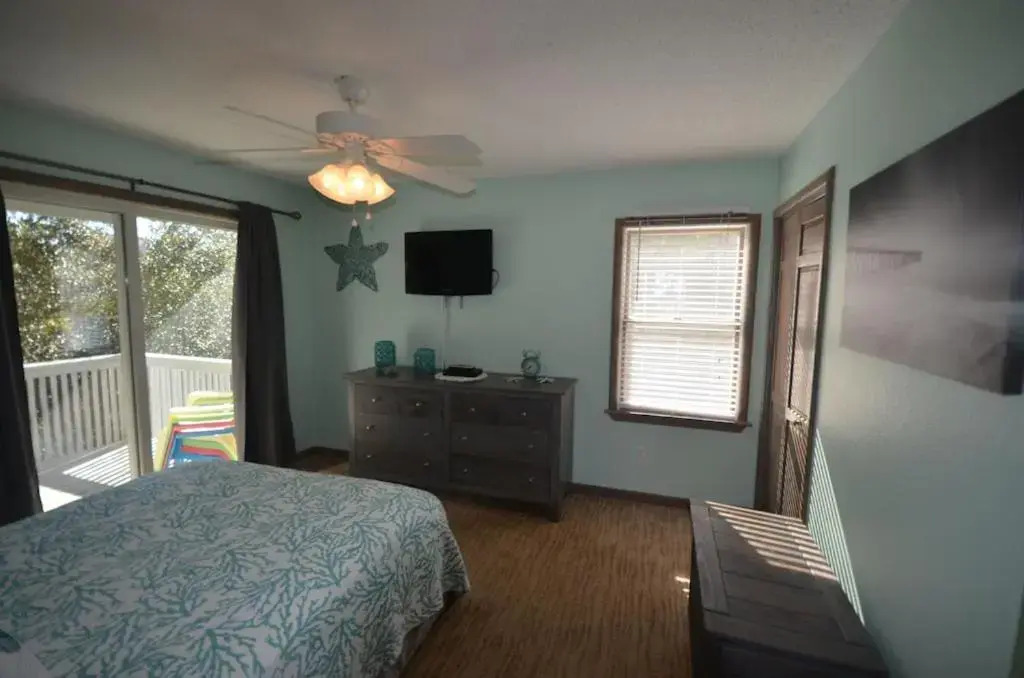 OBX Family Home with Pool - pet friendly - close to beach