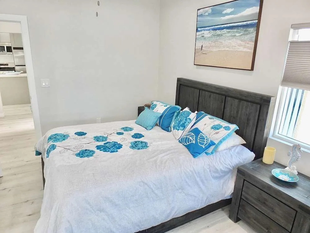 New Beach & Bay Retreat Full of Amenities!