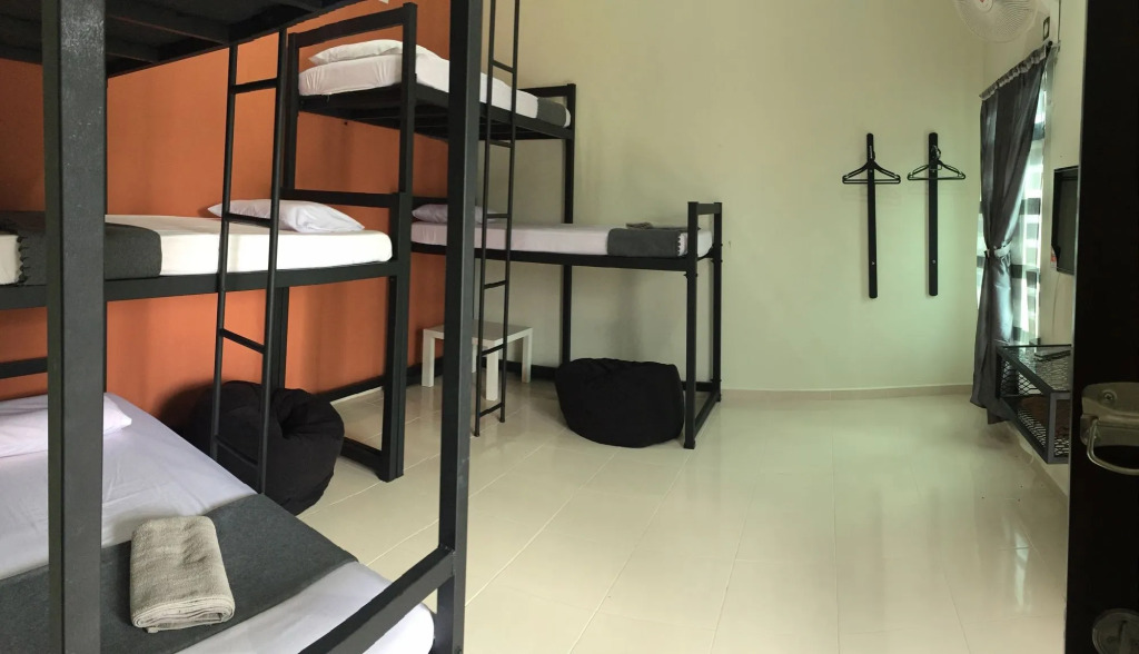 Belukar Lodges Private Homestay