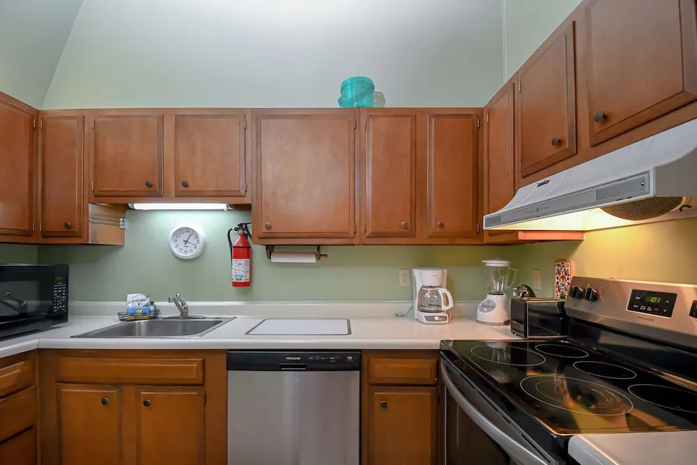 Four Hooppole South Condo B7 2 Bedroom Townhome