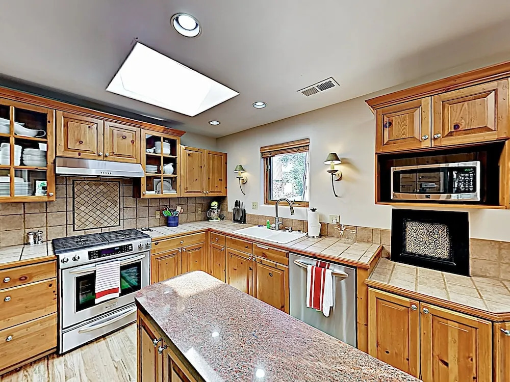 New Listing! 2,000 Square Foot Near Plaza 3 Bedroom Home
