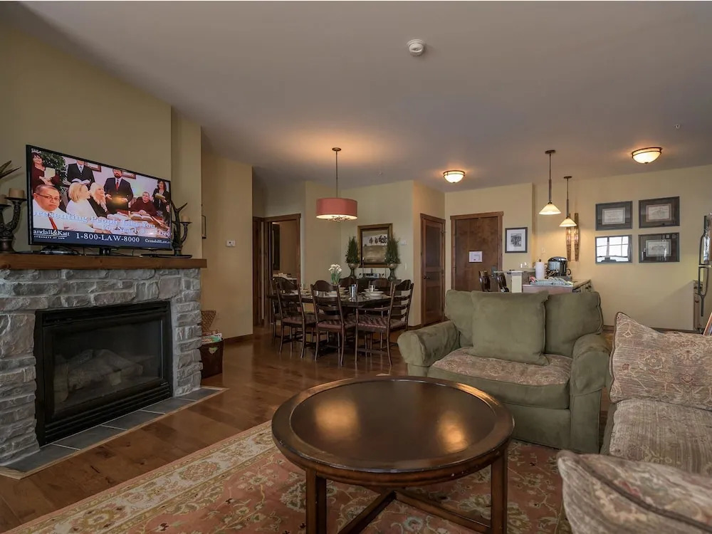 2 Br: Soaring Eagle 202