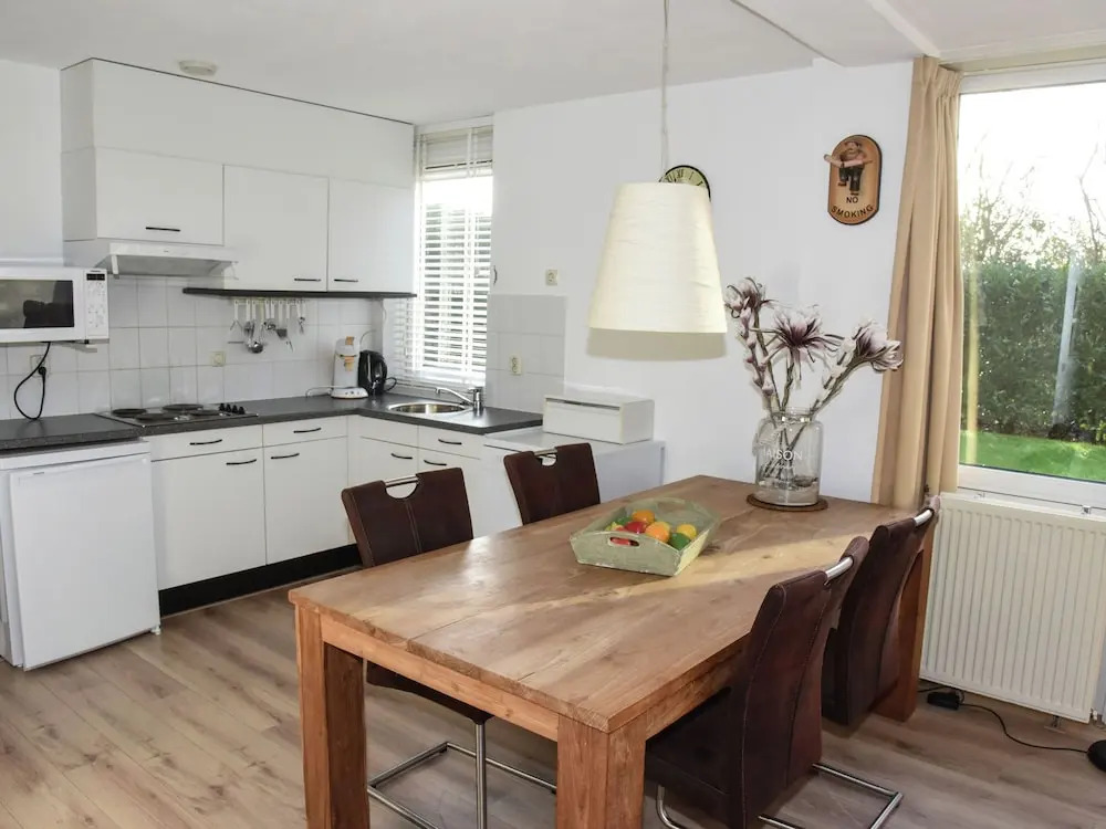 Well Kept Apartment with Whirlpool near Sea on Texel