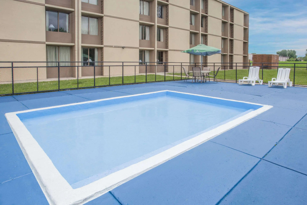 Days Inn - Princeton