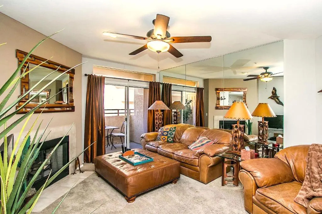 Resort Community: Three Heated 24/7/365 Pools; ½ mile walk to N. Mtn. Preserve!