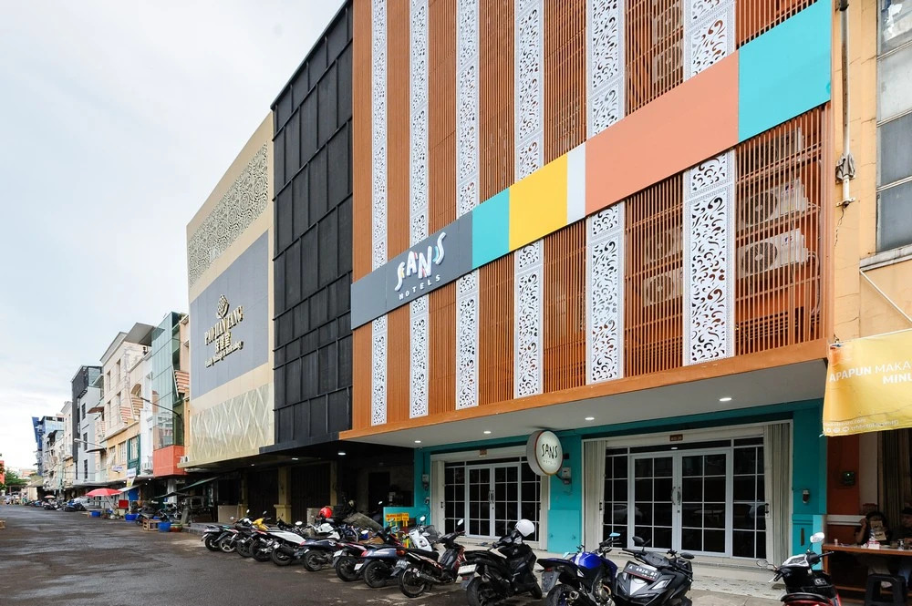 Sans Hotel Cengkareng