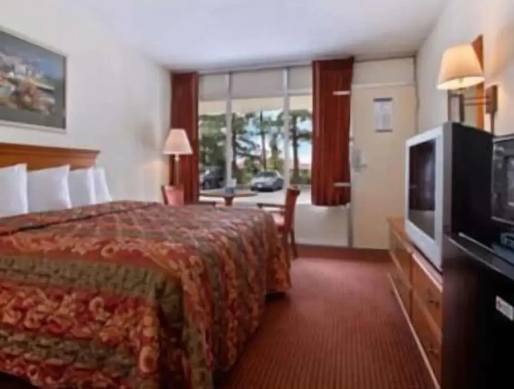 Travelodge Fredericksburg South
