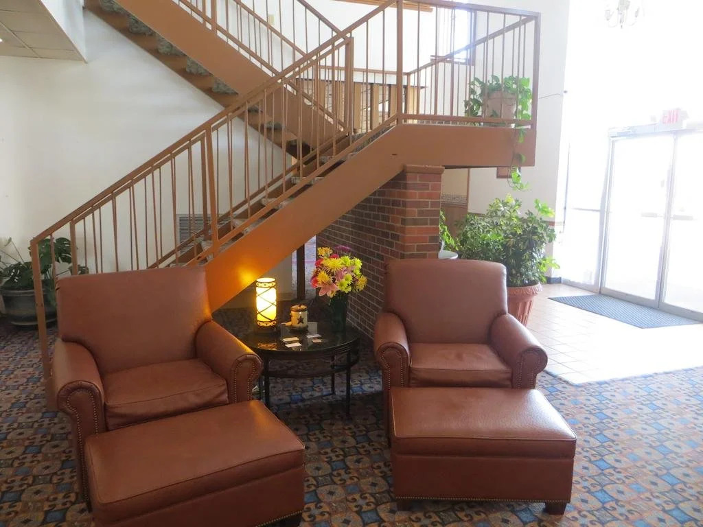 The Lodge at Russell - Russell Inn