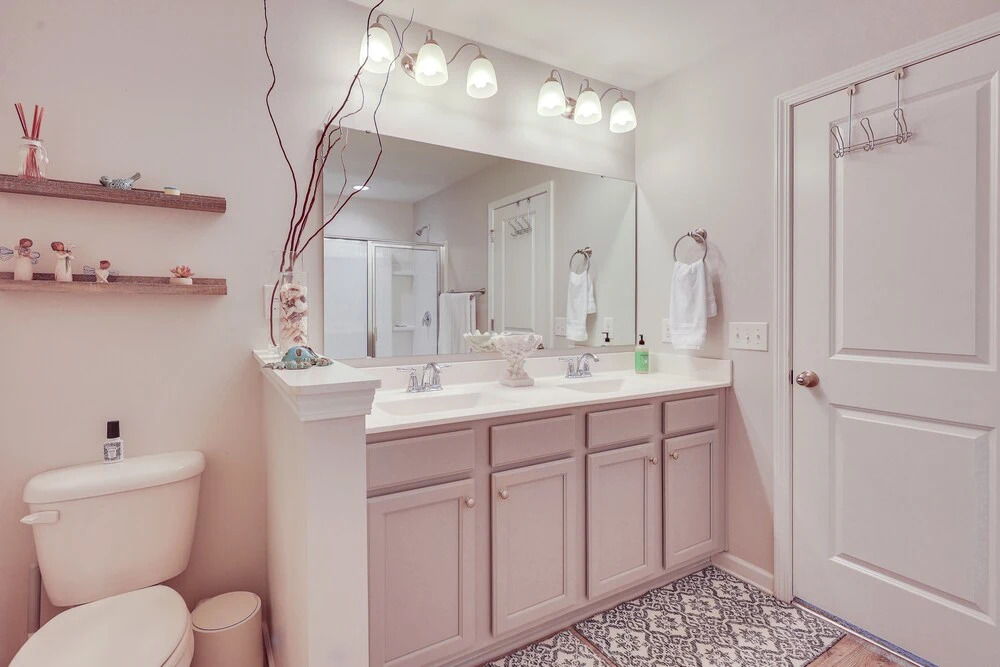 Sweet Dreamin Townhome ~ 7 Mi to Beach!