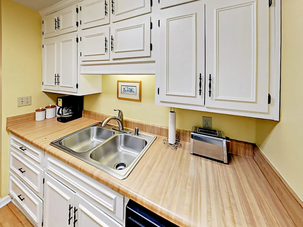 9621 Shore Drive Building A Condo Building A #222 2 Bedrooms 2 Bathroo