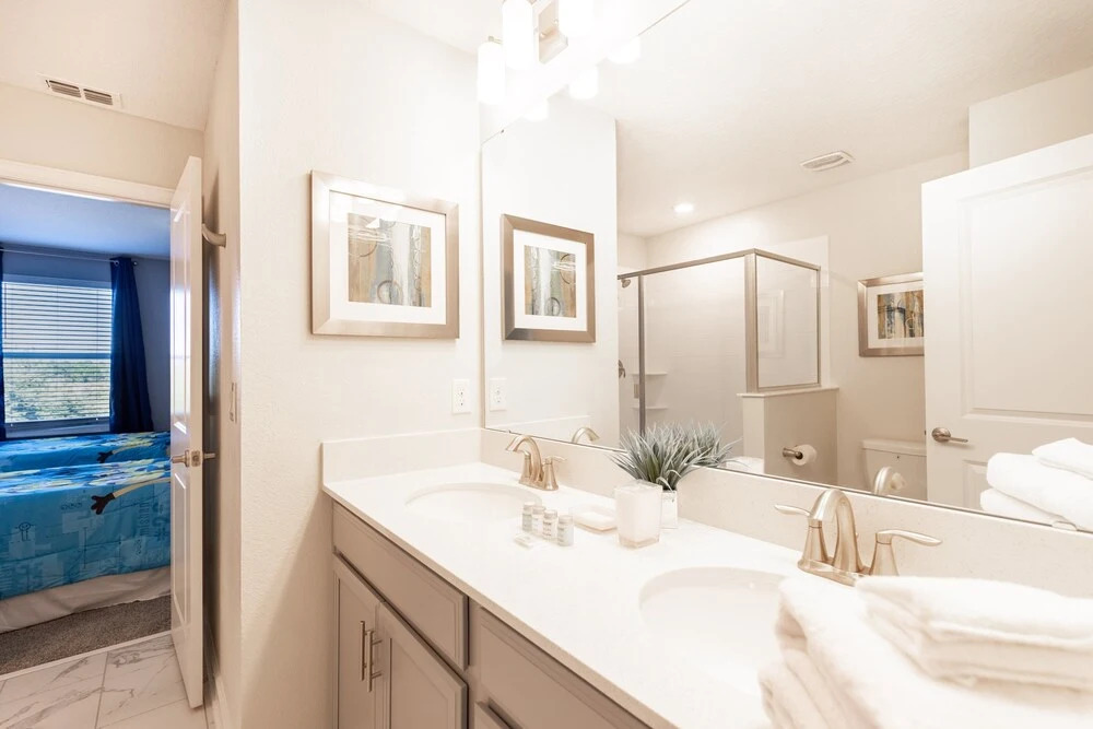 Champions Gate 8837 - Eight Bedroom Pool Home