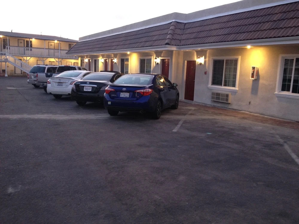 Coast Inn