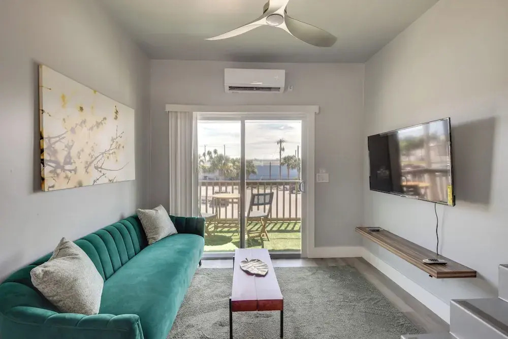 Walk to Daytona Beach & Boardwalk: Apt w/ Balcony