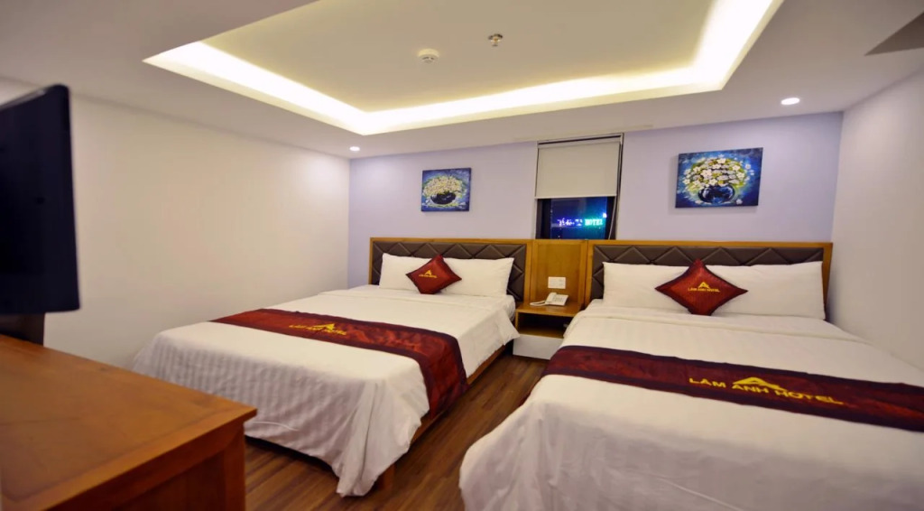 La Beach Hotel
