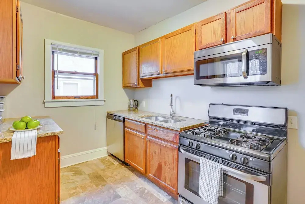 Cozy Minneapolis Apartment, 1 Mi to Downtown!