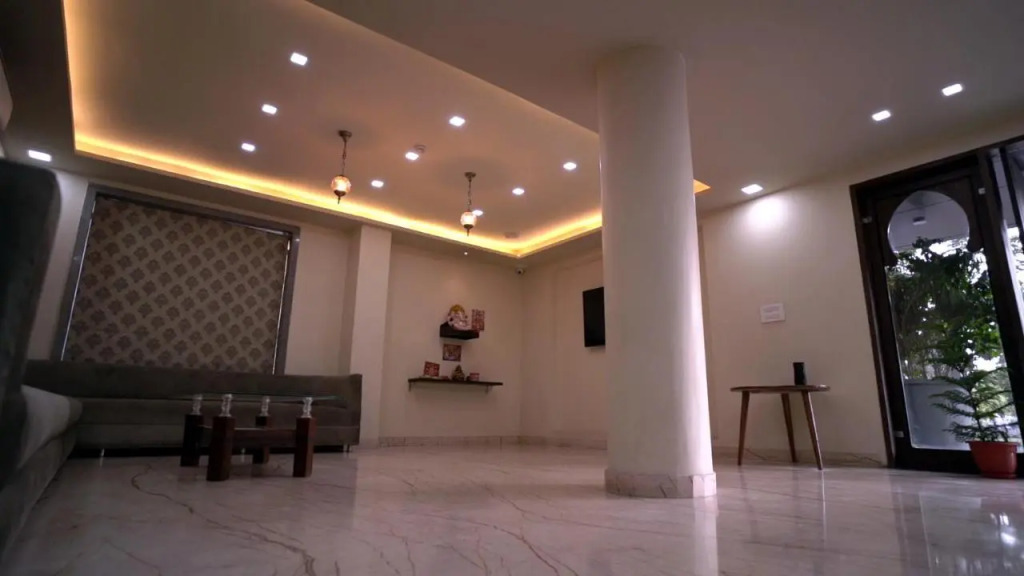 Raas Mahal-Hotel In Jaipur Near Tourist Places