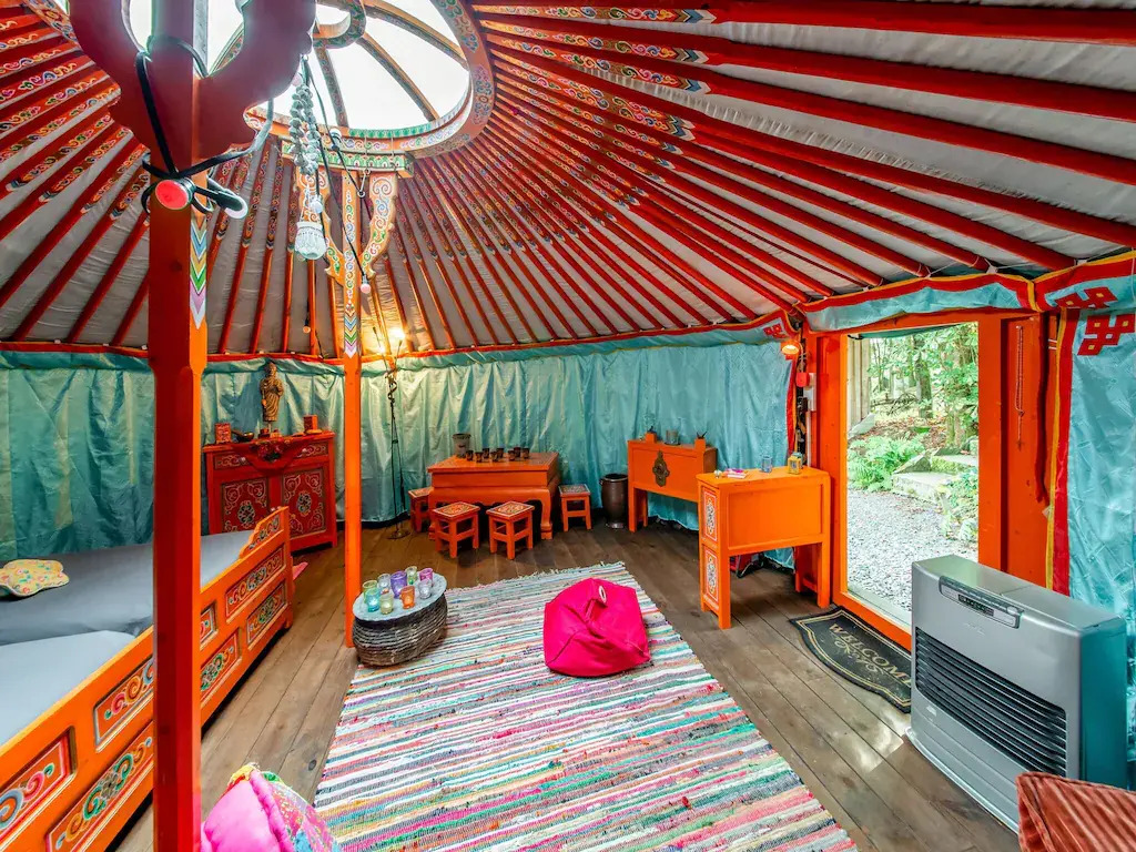 Lively Holiday Home with Garden, Barbecue, Garden Furniture