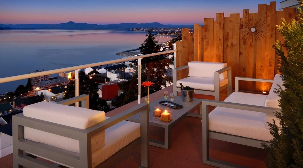 Huge Balcony and Amazing View AT2