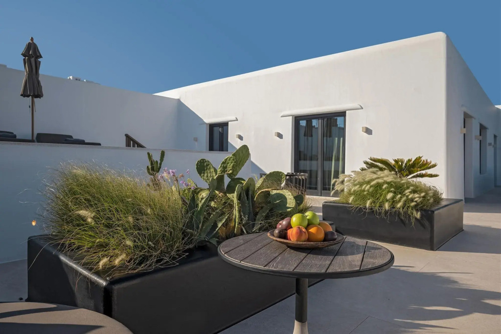 Aeonic Suites and Spa