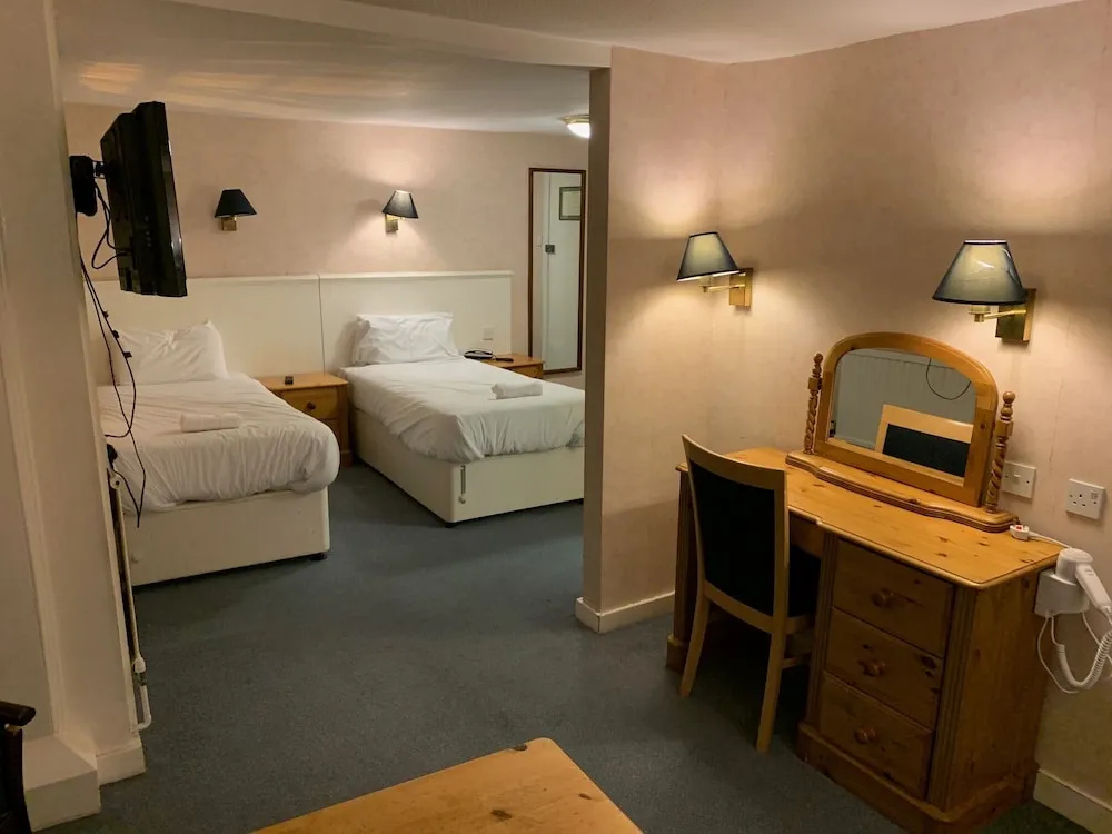 Yelfs Hotel