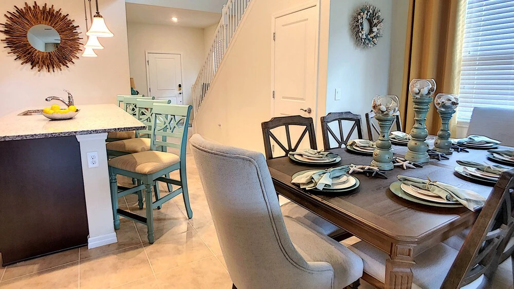 Pura Vida Retreat Brand New 7 Bedroom in Solterra