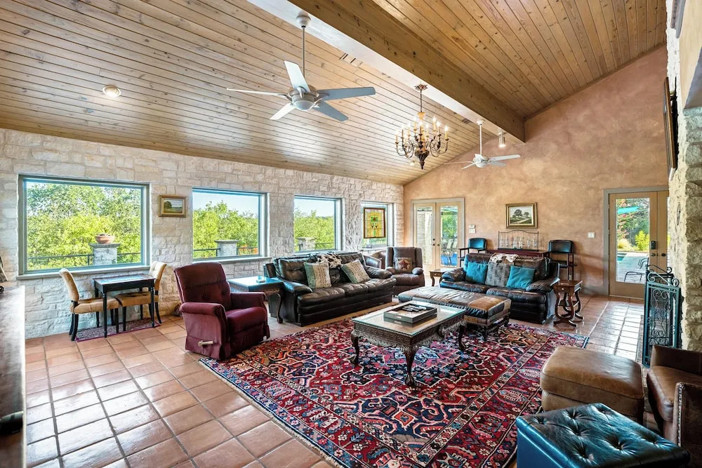 7br Home w/ Pool - Perfect for Family Reunions