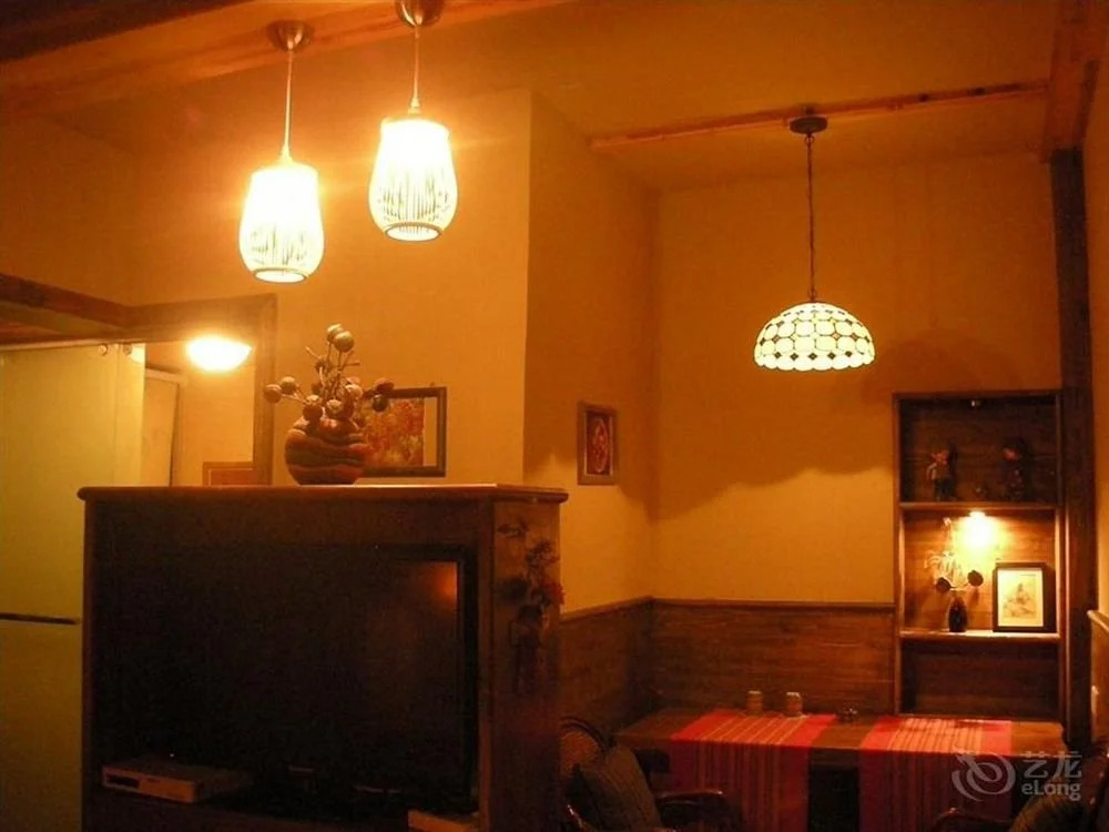 Jiabainong Hostel