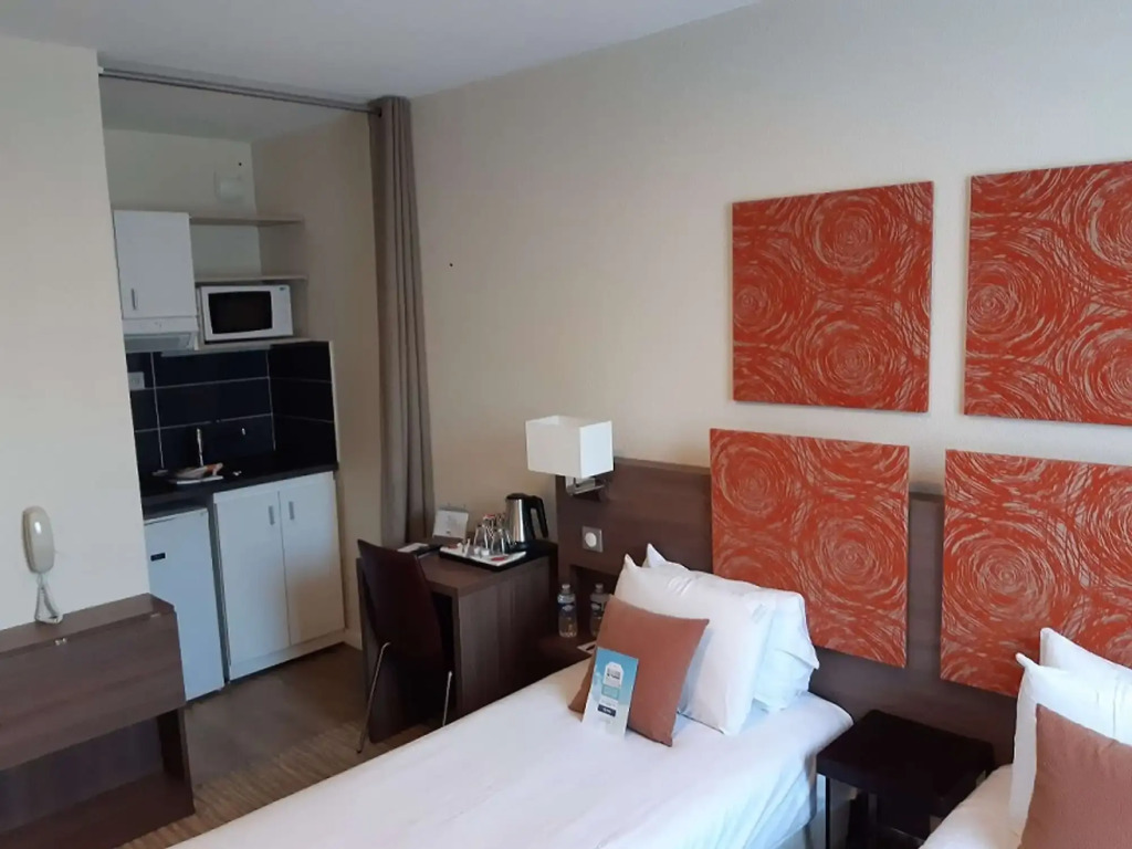 Kyriad Chambéry Centre - Hôtel et Résidence