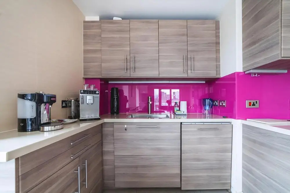 Cosy 2-bed Poplar Flat w/ City Views