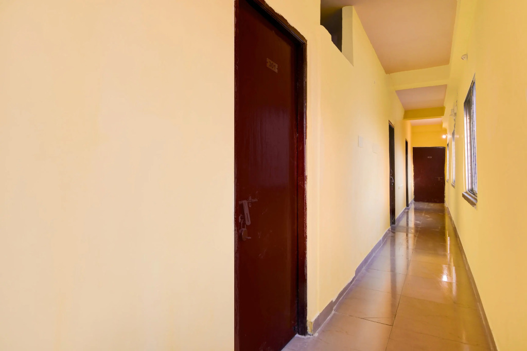 Fabhotel The Infinity