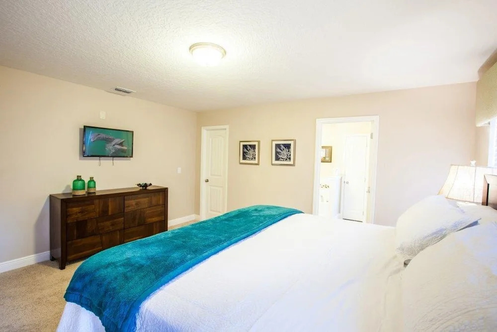 Solterra - 4404 Acorn Court