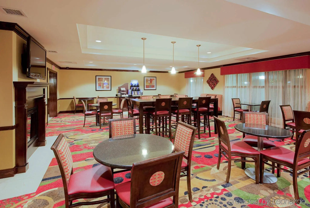 Holiday Inn Express Hotel & Suites Pensacola-West Navy Base by IHG