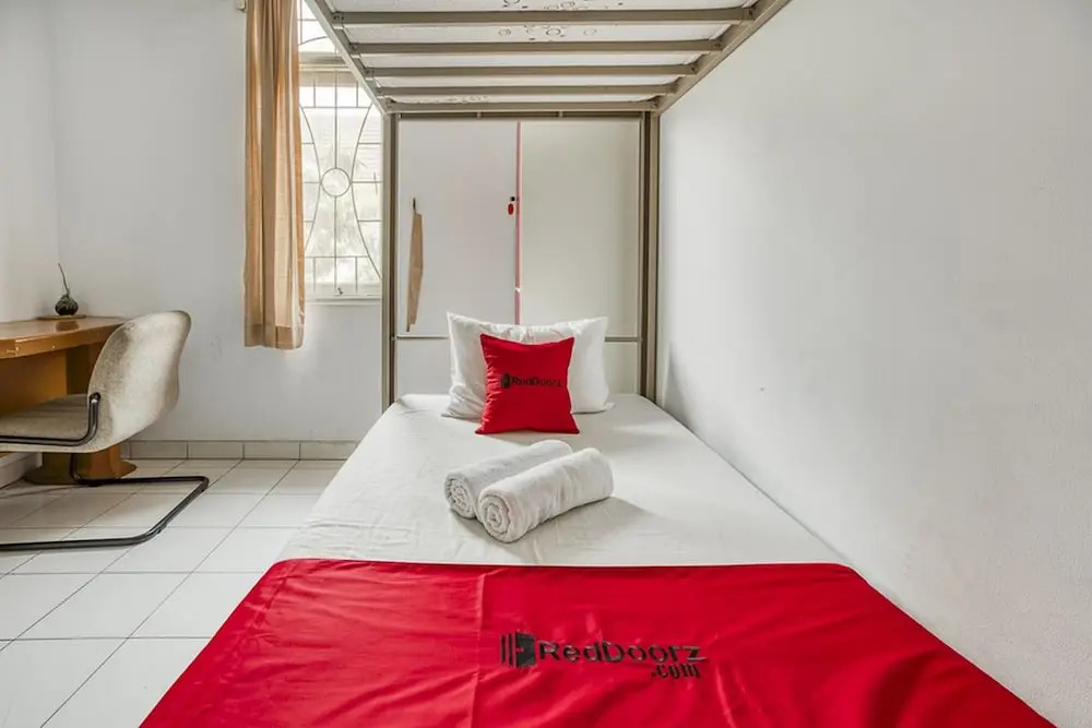 RedDoorz Hostel @ Feliz Noche Cengkareng