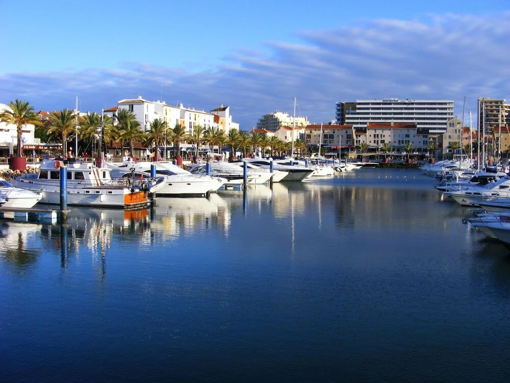 Beautiful 2-bed Apartment in Olhos de Agua